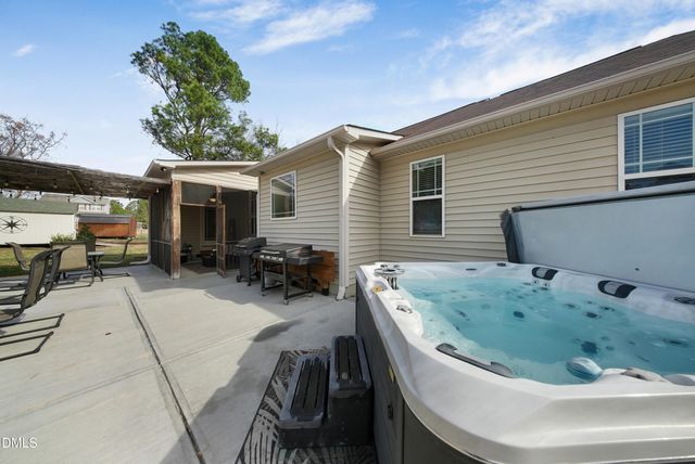 3005 Sara Grace Lane, Zebulon, NC 27597