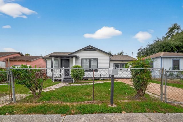 1014 Henke Street, Houston, TX 77020