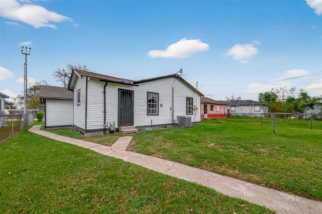 1014 Henke Street, Houston, TX 77020