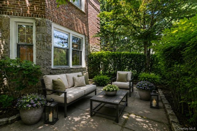 9 Sentry Place TR, Scarsdale, NY 10583