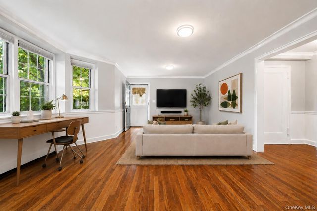 9 Sentry Place TR, Scarsdale, NY 10583