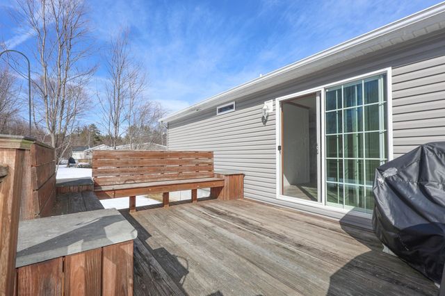 67 Stacey Drive, Hopkinton, NH 03229