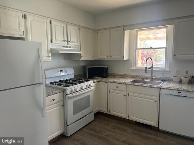 223 E 8TH AVE, Conshohocken, PA 19428