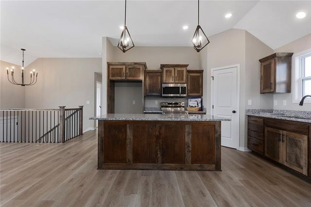 121 SW Nelson Drive, Blue Springs, MO 64014