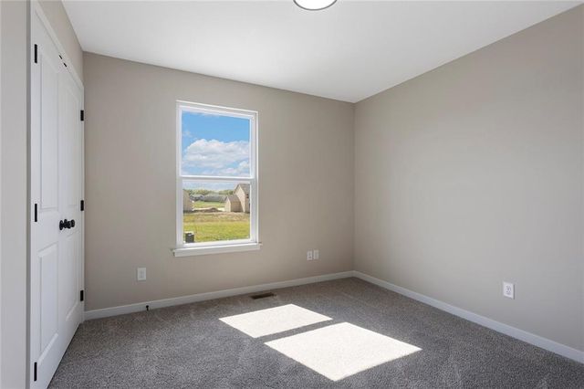 121 SW Nelson Drive, Blue Springs, MO 64014