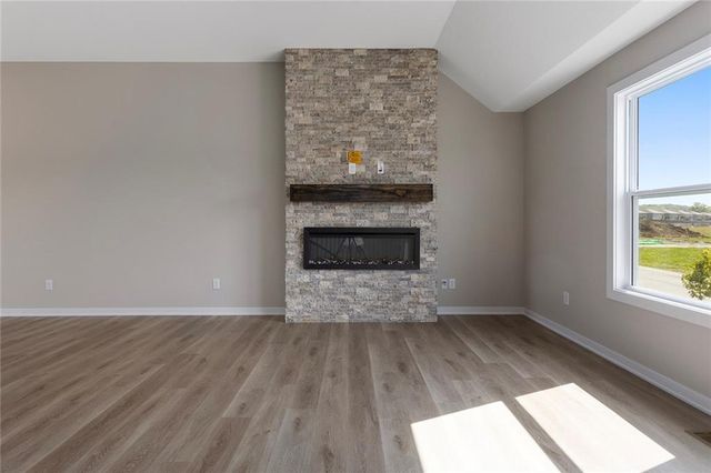 121 SW Nelson Drive, Blue Springs, MO 64014