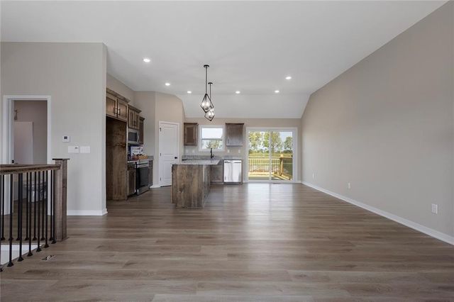 121 SW Nelson Drive, Blue Springs, MO 64014