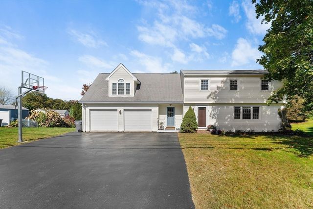 19 Fisher St, Westborough, MA 01581