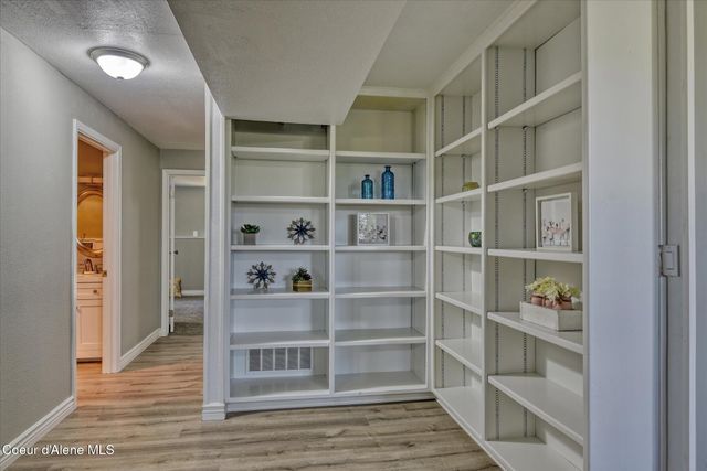 11459 N TRAFALGAR ST, Hayden, ID 83835