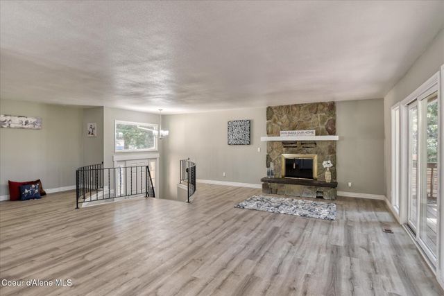 11459 N TRAFALGAR ST, Hayden, ID 83835