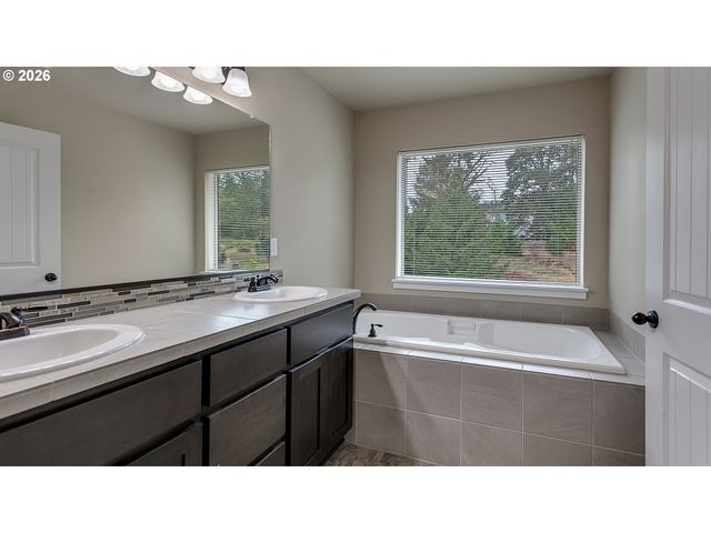 255 Madrona Ct, St Helens, OR 97051