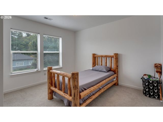 255 Madrona Ct, St Helens, OR 97051