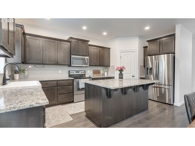 255 Madrona Ct, St Helens, OR 97051