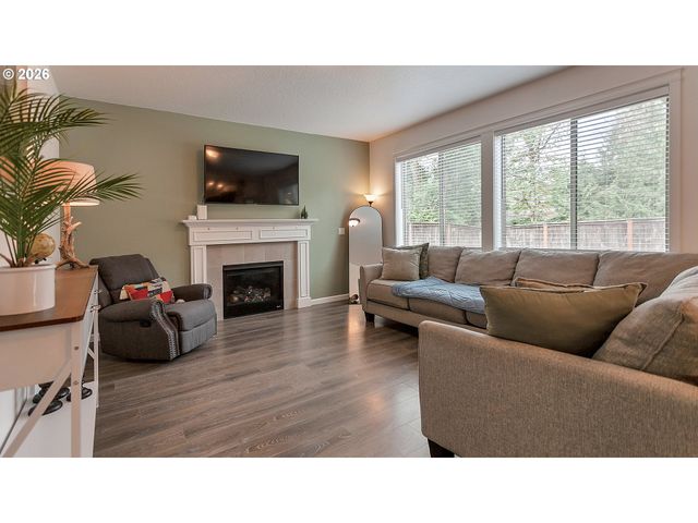 255 Madrona Ct, St Helens, OR 97051
