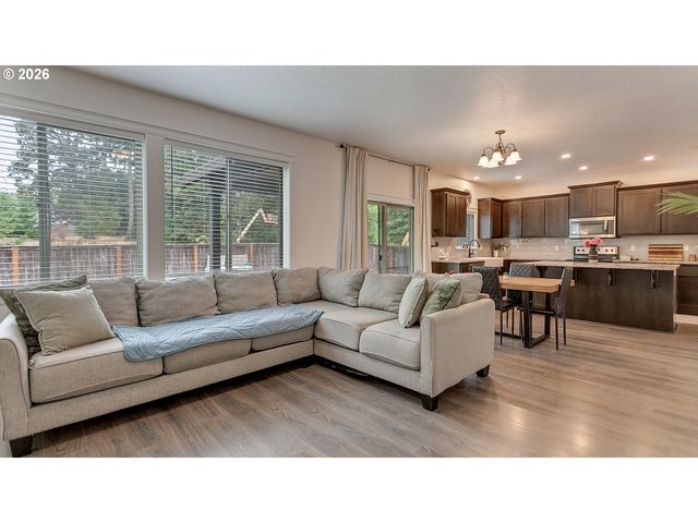 255 Madrona Ct, St Helens, OR 97051