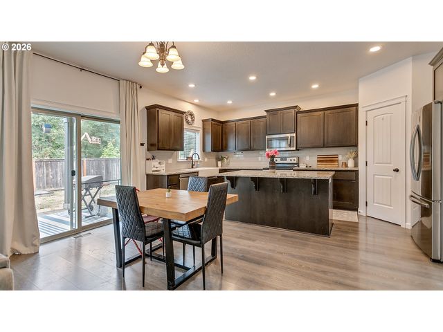255 Madrona Ct, St Helens, OR 97051