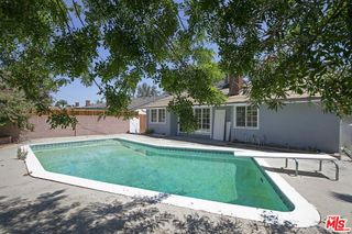 19027 Wyandotte Street, Reseda, CA 91335