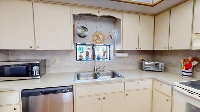 12485 2ND STREET E C103, Treasure Island, FL 33706
