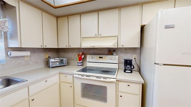 12485 2ND STREET E C103, Treasure Island, FL 33706