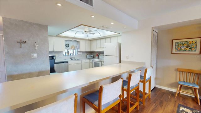 12485 2ND STREET E C103, Treasure Island, FL 33706