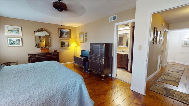 12485 2ND STREET E C103, Treasure Island, FL 33706