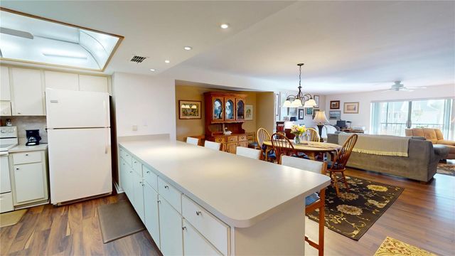 12485 2ND STREET E C103, Treasure Island, FL 33706