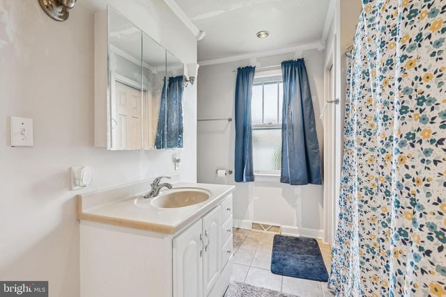 44 DELAWARE AVE, Salem, NJ 08079