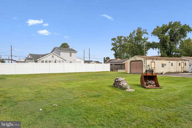 44 DELAWARE AVE, Salem, NJ 08079