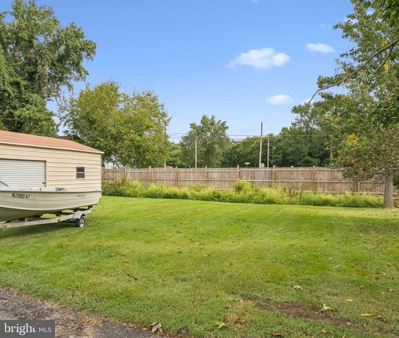 44 DELAWARE AVE, Salem, NJ 08079