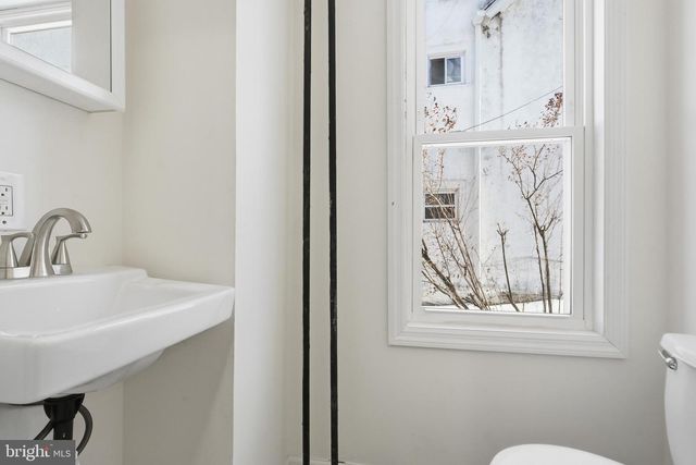 24 MAPLE TER, Clifton Heights, PA 19018