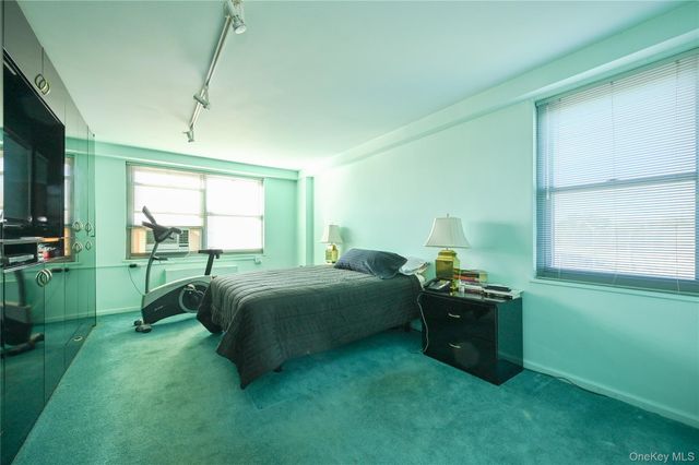 61-20 Grand Central Parkway C 306, Forest Hills, NY 11375