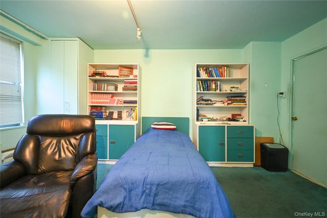 61-20 Grand Central Parkway C 306, Forest Hills, NY 11375