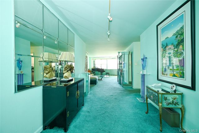 61-20 Grand Central Parkway C 306, Forest Hills, NY 11375