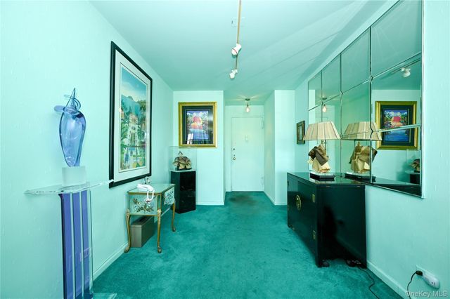 61-20 Grand Central Parkway C 306, Forest Hills, NY 11375