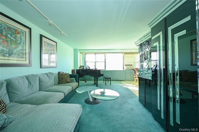 61-20 Grand Central Parkway C 306, Forest Hills, NY 11375