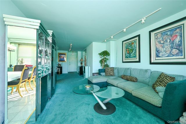 61-20 Grand Central Parkway C 306, Forest Hills, NY 11375