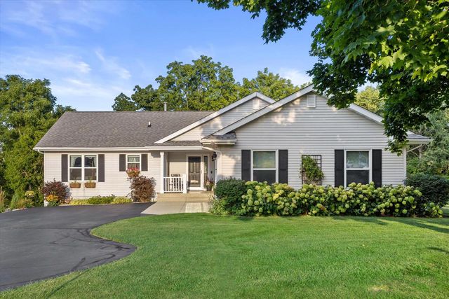 8601 221st AVENUE, Salem, WI 53168