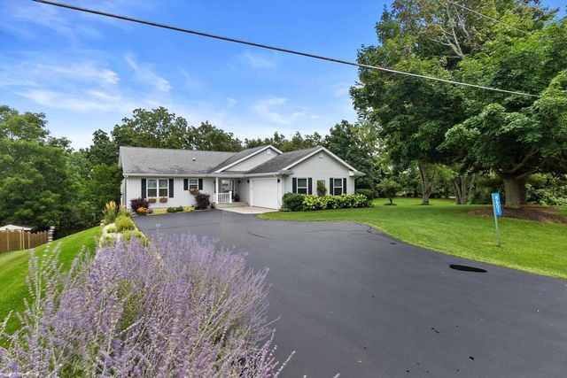 8601 221st AVENUE, Salem, WI 53168