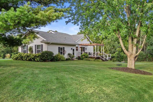 8601 221st AVENUE, Salem, WI 53168