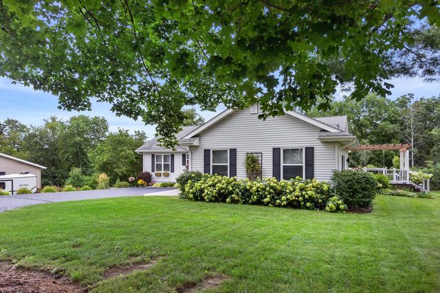 8601 221st AVENUE, Salem, WI 53168