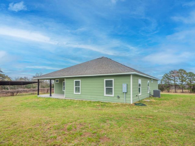 1597 County Road 314, Lexington, TX 78947