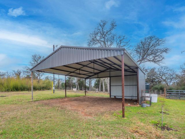 1597 County Road 314, Lexington, TX 78947