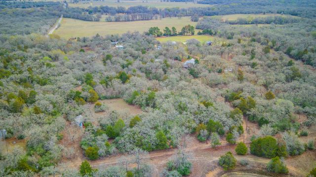 1597 County Road 314, Lexington, TX 78947