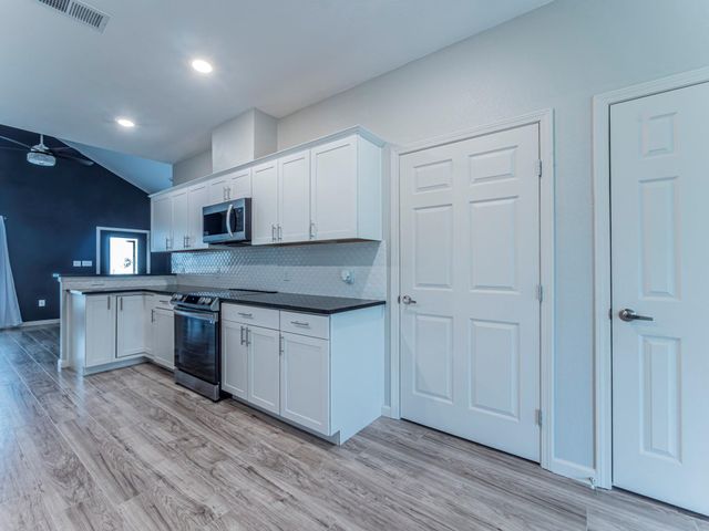 1597 County Road 314, Lexington, TX 78947