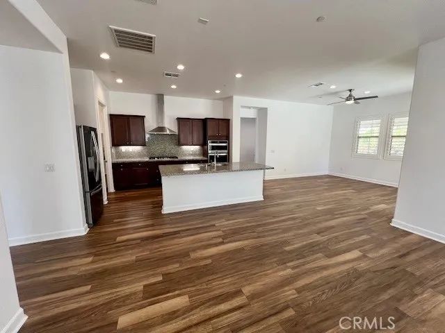 24280 Crestley Drive, Corona, CA 92883
