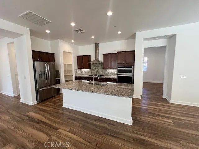 24280 Crestley Drive, Corona, CA 92883