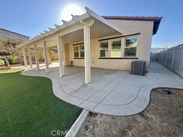 24280 Crestley Drive, Corona, CA 92883