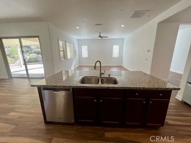 24280 Crestley Drive, Corona, CA 92883