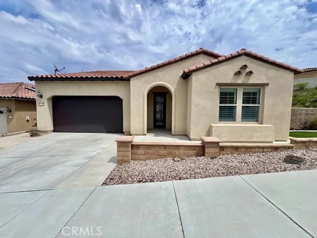 24280 Crestley Drive, Corona, CA 92883