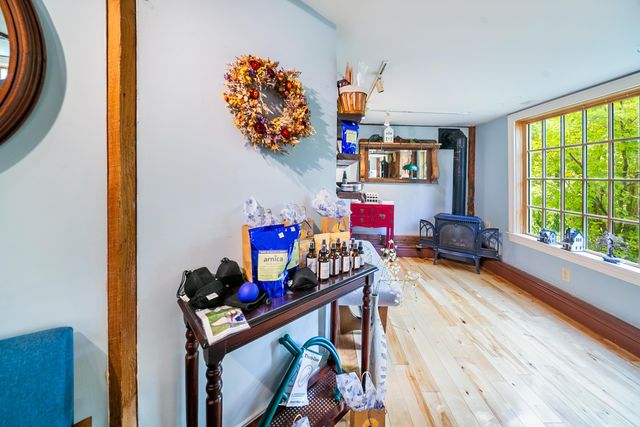 5677 Main Street, Waitsfield, VT 05673